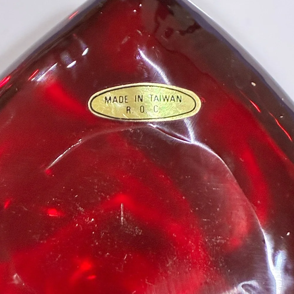 Red Heart Paperweight R.O.C. Made in Taiwan Valentine
